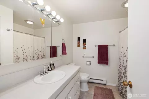 Bath - 1301 S 3rd Ave #4B, Sequim, WA 98382 photo 1 of 1