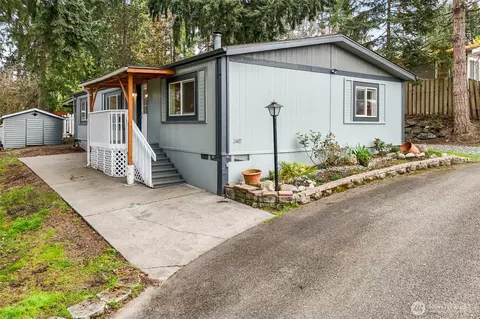 2402 S 370th Pl, Federal Way, WA 98003