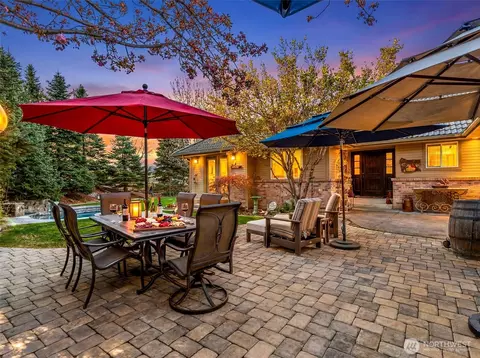 810 Briarwood Dr, East Wenatchee, WA 98802