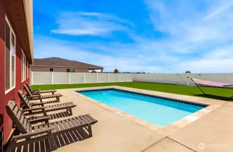 808 Q St SW, Quincy, WA 98848