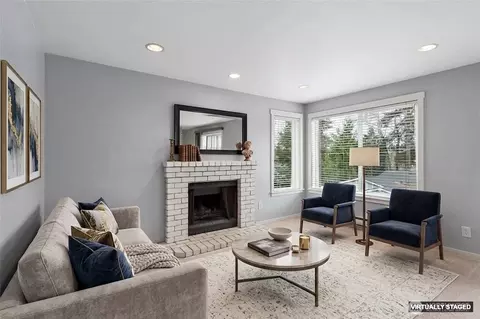 11215 NE 128th St #L301, Kirkland, WA 98034
