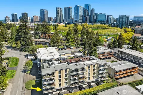 9909 NE 1st St #104, Bellevue, WA 98004