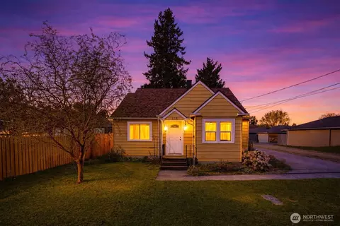 513 S Pine St, Burlington, WA 98233