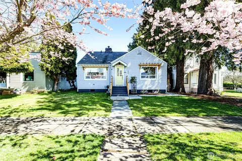 231 W Fourth St, Port Angeles, WA 98362