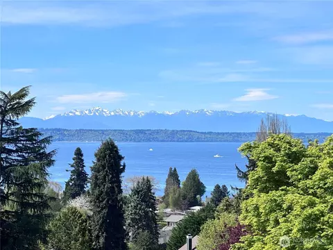 19209 Olympic View Dr, Edmonds, WA 98020
