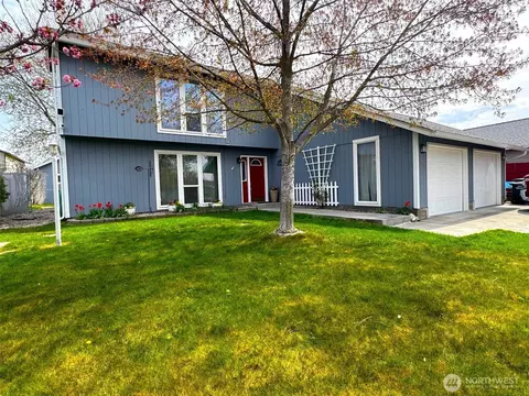 2207 S Belair Dr, Moses Lake, WA 98837