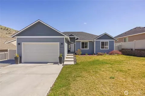 452 Spring View Pl, Chelan, WA 98816