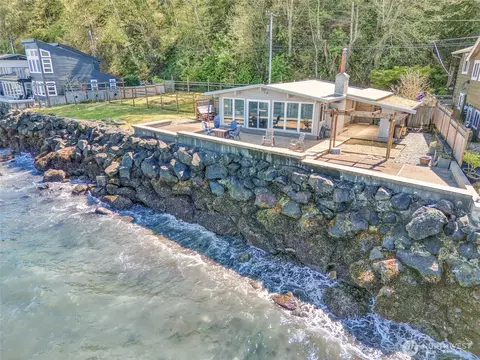 10873 Point Vashon Dr SW, Vashon, WA 98070