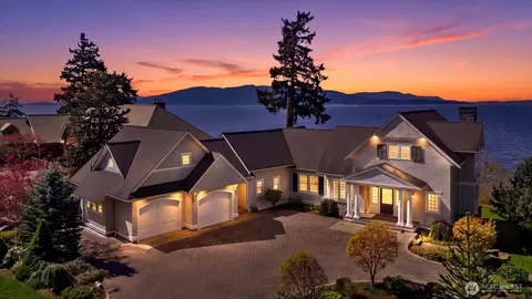 32 Shorewood Dr, Bellingham, WA 98225