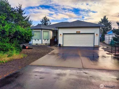 258 N Razor Clam Dr SW, Ocean Shores, WA 98569