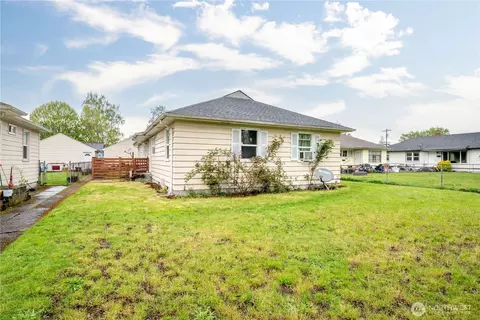 1015 17th, Longview, WA 98632 photo 2