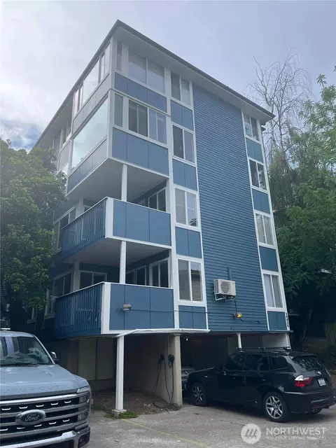 1214 Taylor Ave N #201, Seattle, WA 98109