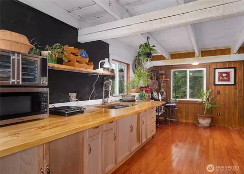 Kitchen - 789 Marshall Rd, Sequim, WA 98382 photo 5 of 6