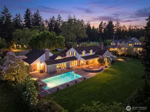 11309 Clovercrest Dr SW, Lakewood, WA 98499