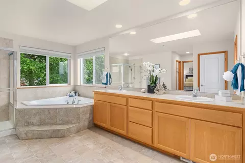 Bath - 24108 22nd Pl W, Bothell, WA 98021 photo 2 of 4