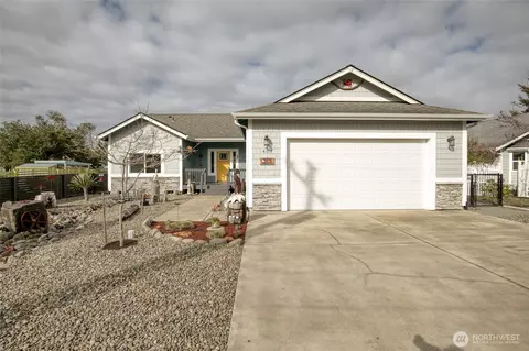 401 Canal Dr SE, Ocean Shores, WA 98569