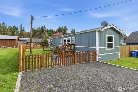 1006 NW Nw Ml, Winlock, WA 98596