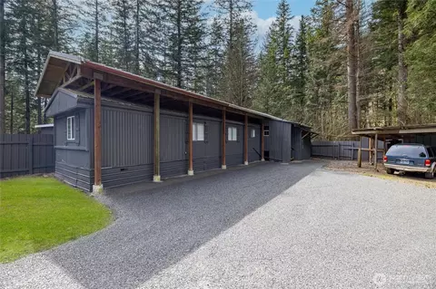 8524 Juniper Pl, Maple Falls, WA 98266