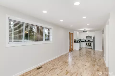 Living - 21713 Meridian Ave S, Bothell, WA 98021 photo 6 of 9