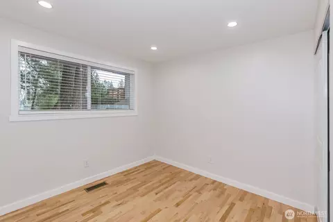 Bedroom - 21713 Meridian Ave S, Bothell, WA 98021 photo 4 of 5