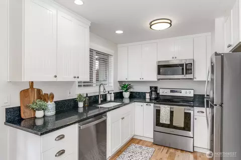 Kitchen - 21713 Meridian Ave S, Bothell, WA 98021 photo 2 of 2