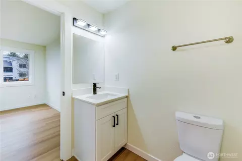 Bath - 2016 120th Pl SE, Everett, WA 98208 photo 3 of 6