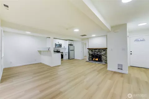 Living - 2016 120th Pl SE, Everett, WA 98208 photo 1 of 3