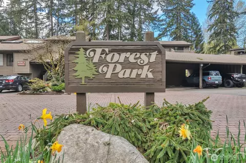 19115 Ballinger Way NE #102, Lake Forest Park, WA 98155