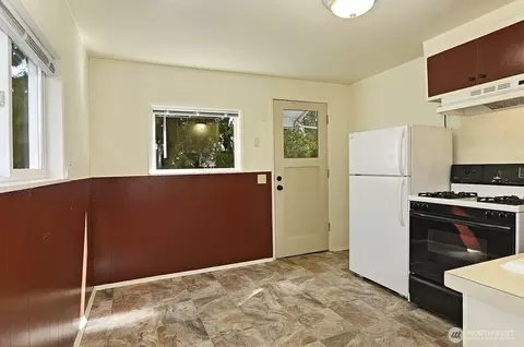 942 N 81st St, Seattle, WA 98103 photo 16