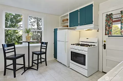 942 N 81st St, Seattle, WA 98103 photo 8