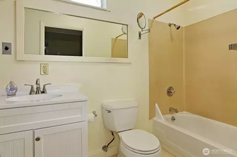 942 N 81st St, Seattle, WA 98103 photo 19