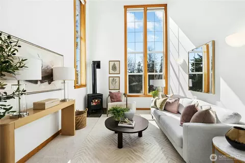 115 Hall Brothers Loop NE #208, Bainbridge Island, WA 98110