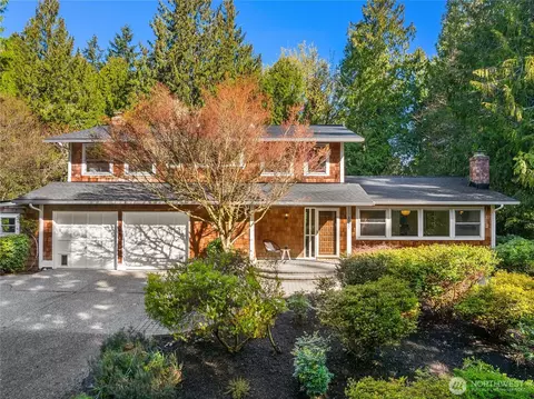 6490 NE Dapple Ct, Bainbridge Island, WA 98110