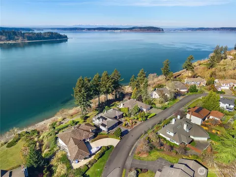 56 Chapman Loop, Steilacoom, WA 98388