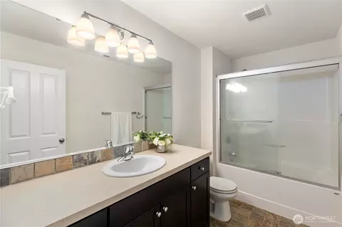 Bath - 3053 Eagle Loop NE, Lacey, WA 98516 photo 2 of 5
