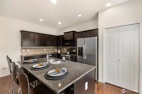 Kitchen - 3053 Eagle Loop NE, Lacey, WA 98516 photo 2 of 3