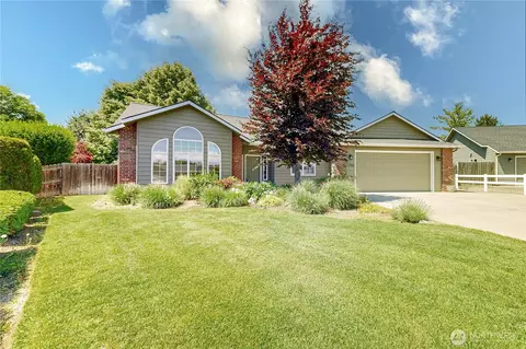 1726 SE Grassland Ct, College Place, WA 99324