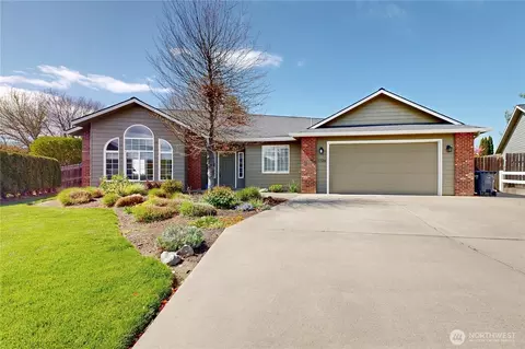 1726 SE Grassland Ct, College Place, WA 99324