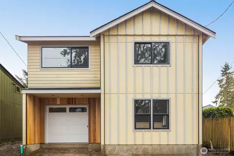 8109 34th Ave SW #B, Seattle, WA 98126