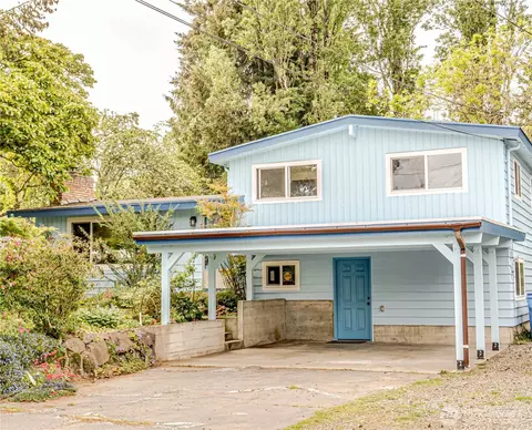 110 N 201st St, Shoreline, WA 98133