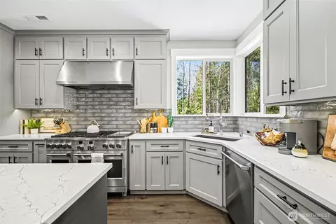 Kitchen - 17823 214th Avenue Ct E, Orting, WA 98360 photo 4 of 4