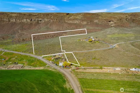 131 Wagon Rd, Palisades, WA 98845