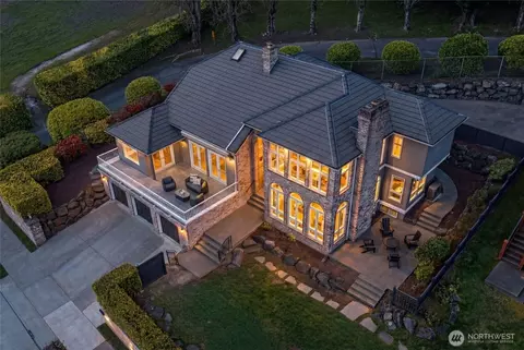 4550 49th Ave NE, Seattle, WA 98105