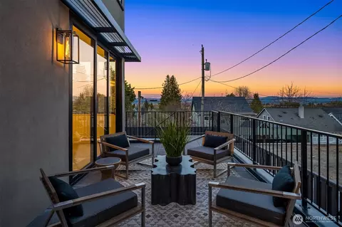 Exterior - 738 22nd Ave E, Seattle, WA 98112 photo 3 of 5