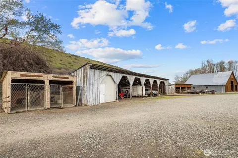 Exterior - 3661 E Taneum Rd, Thorp, WA 98946 photo 7 of 11