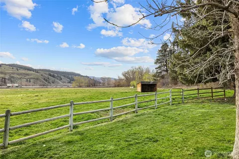 Exterior - 3661 E Taneum Rd, Thorp, WA 98946 photo 6 of 11