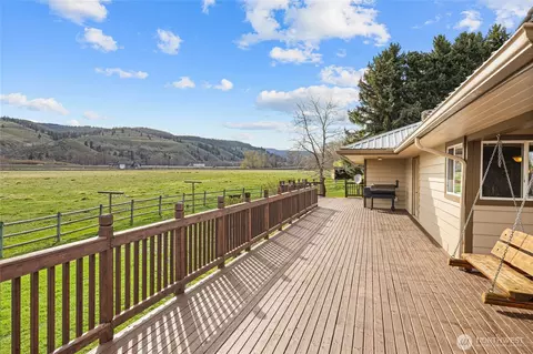 Exterior - 3661 E Taneum Rd, Thorp, WA 98946 photo 1 of 11
