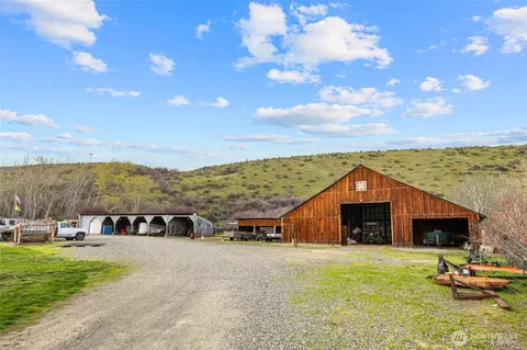 Exterior - 3661 E Taneum Rd, Thorp, WA 98946 photo 8 of 11