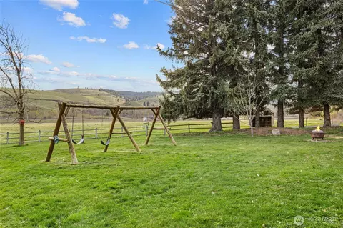 Exterior - 3661 E Taneum Rd, Thorp, WA 98946 photo 5 of 11