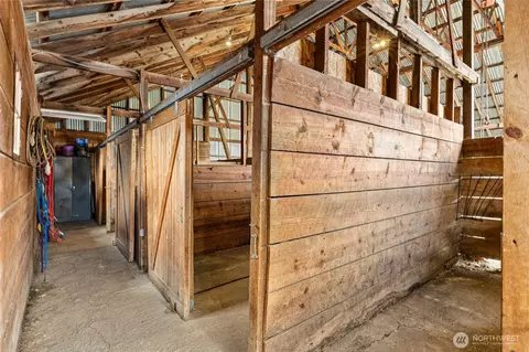 Entry Way - 3661 E Taneum Rd, Thorp, WA 98946 photo 2 of 2